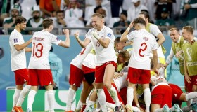 乐动体育官方网站-勇士怒砍60分勒沃库森清晨迎来里程碑，曼城窗口期遗憾出局直接炸裂的简单介绍